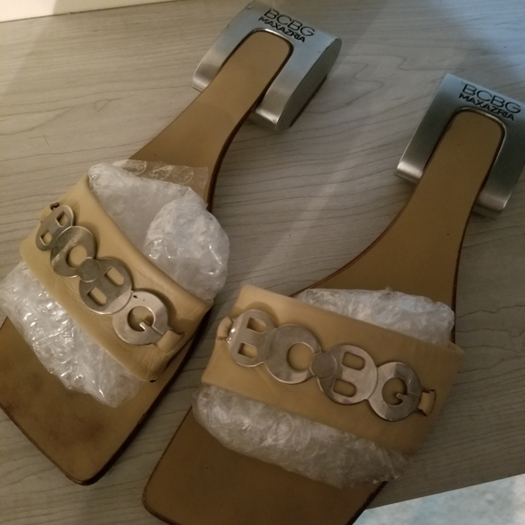 BCBG leather sandals/clog EUC - Picture 6 of 11